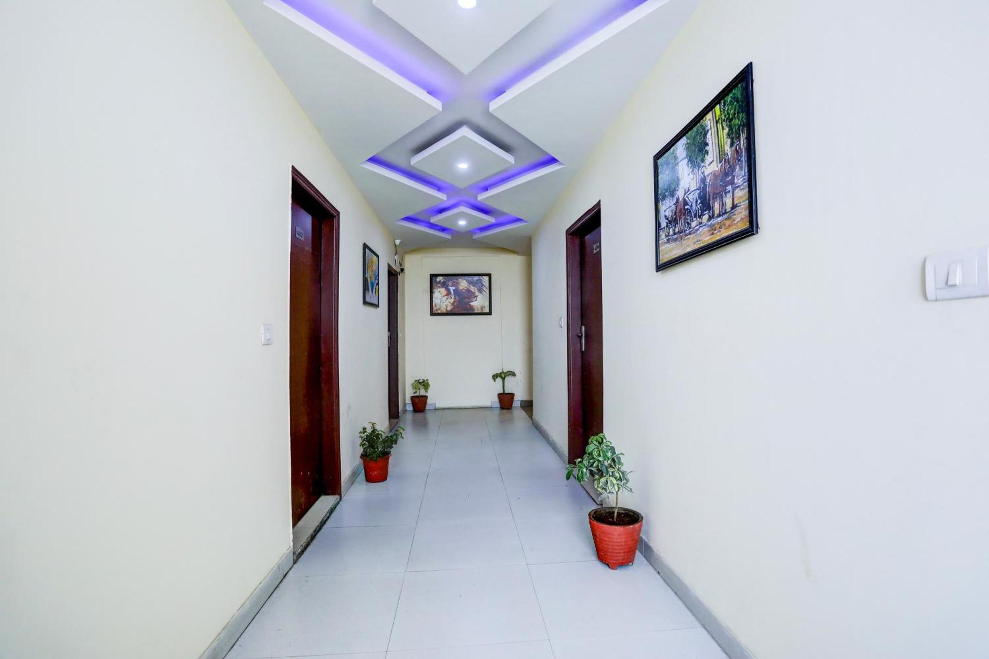 Global Stay Near Delhi Airport Nova Deli Exterior foto