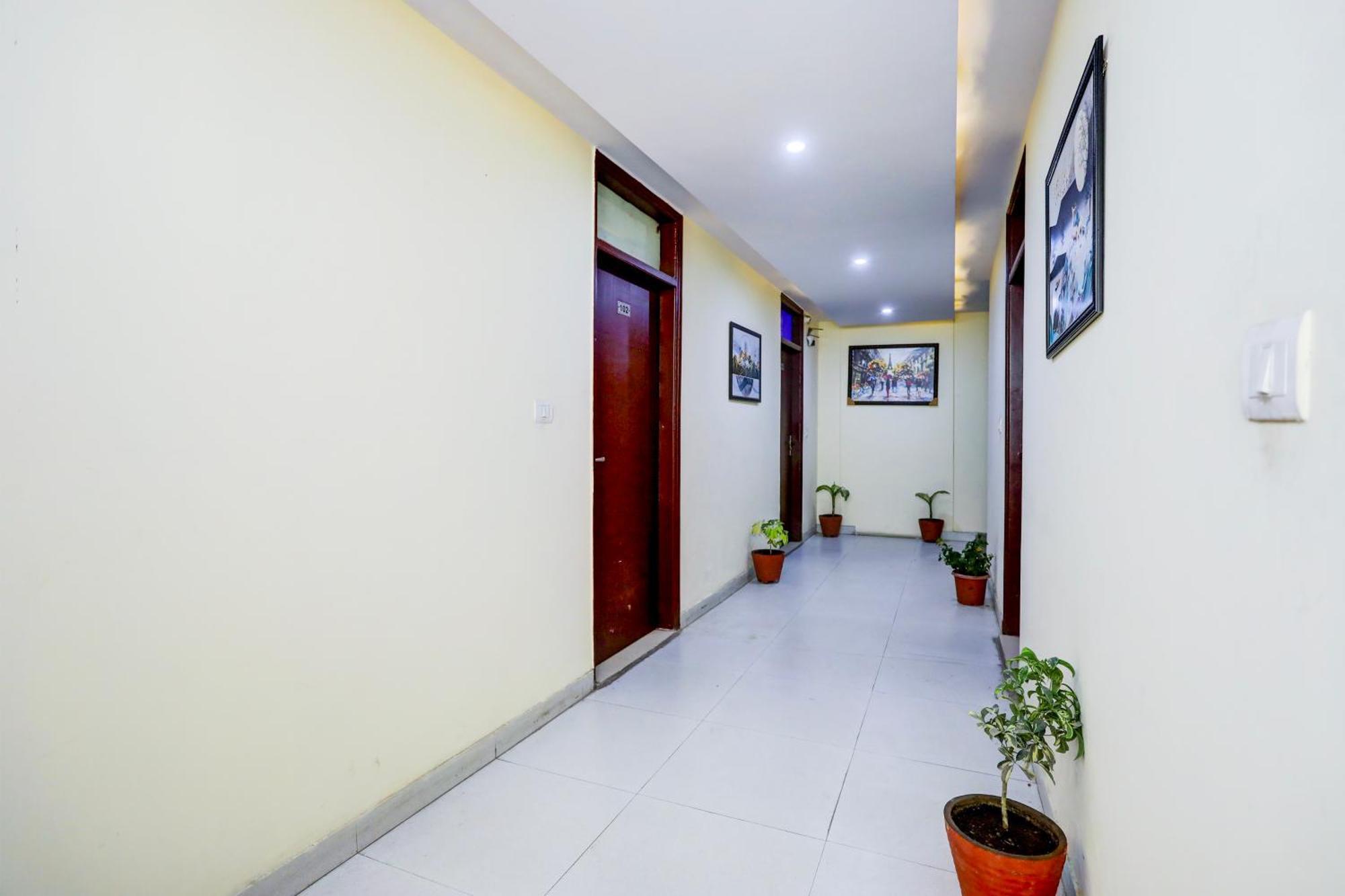 Global Stay Near Delhi Airport Nova Deli Exterior foto