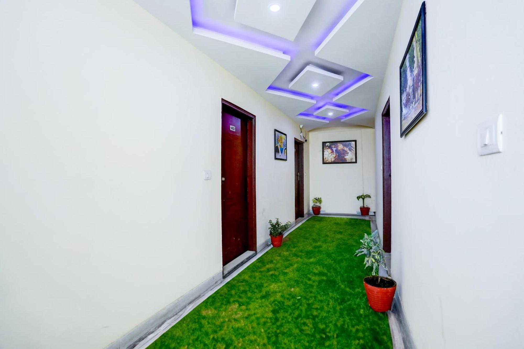 Global Stay Near Delhi Airport Nova Deli Exterior foto